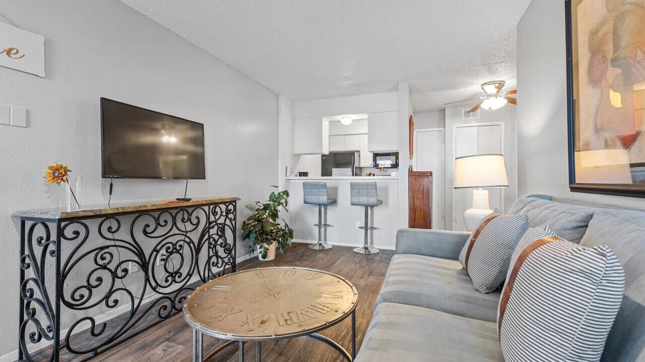 Photo of Livingroom in Park Central