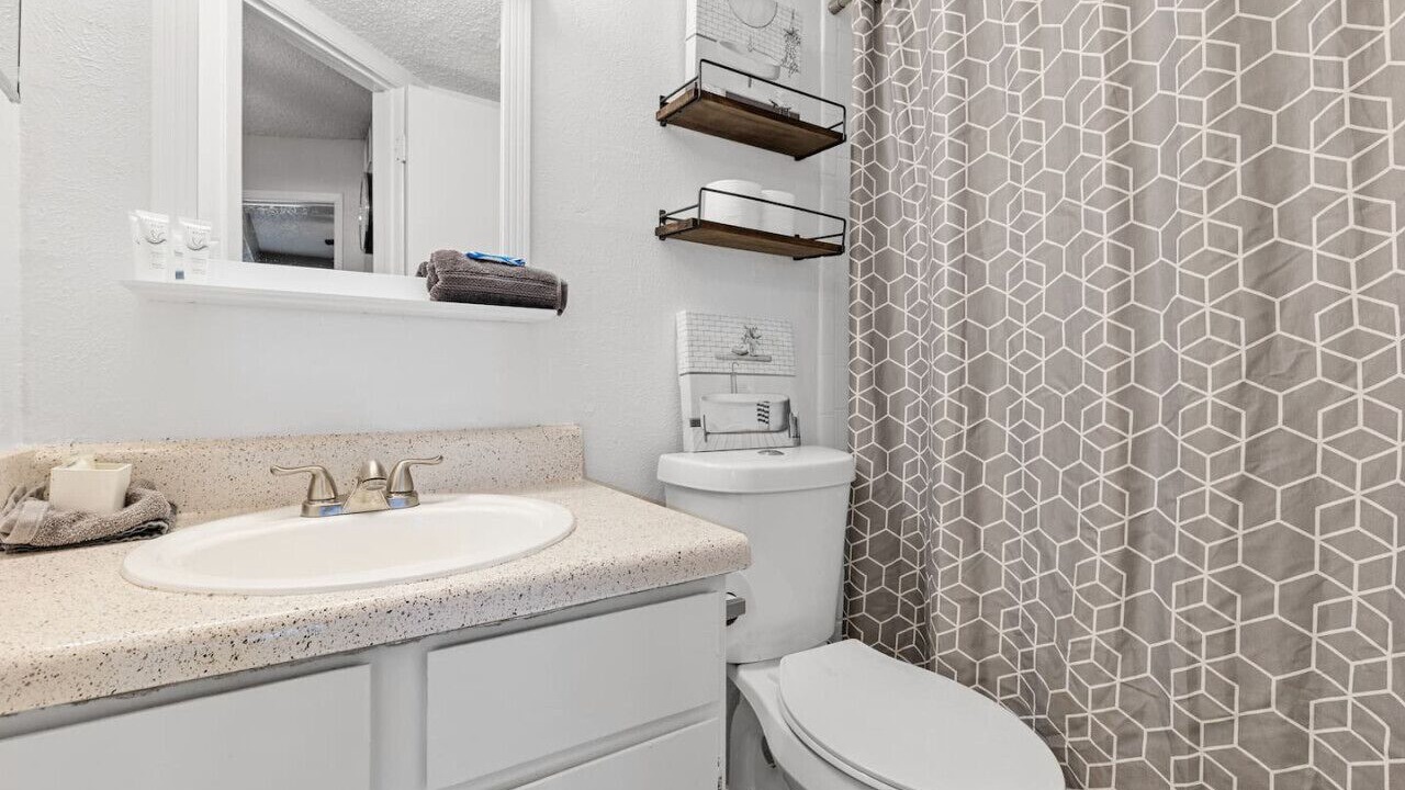 Photo of Bathroom in Park Central