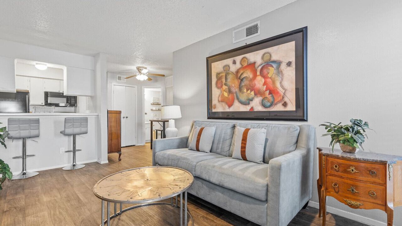 Photo of Livingroom in Park Central