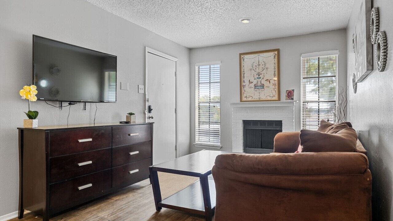 Photo of Livingroom in Park Central