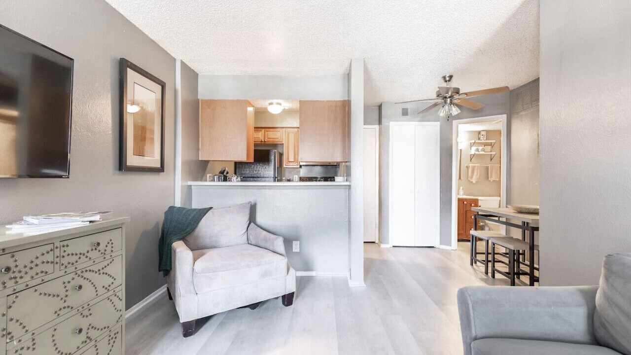 Photo of Livingroom in Park Central