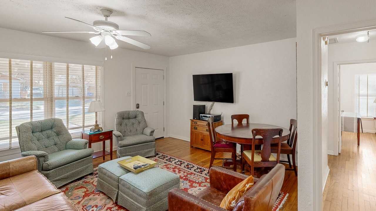 Photo of Livingroom in Cherrywood