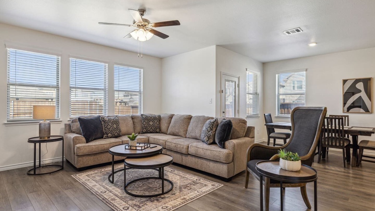 Photo of Livingroom in Weston