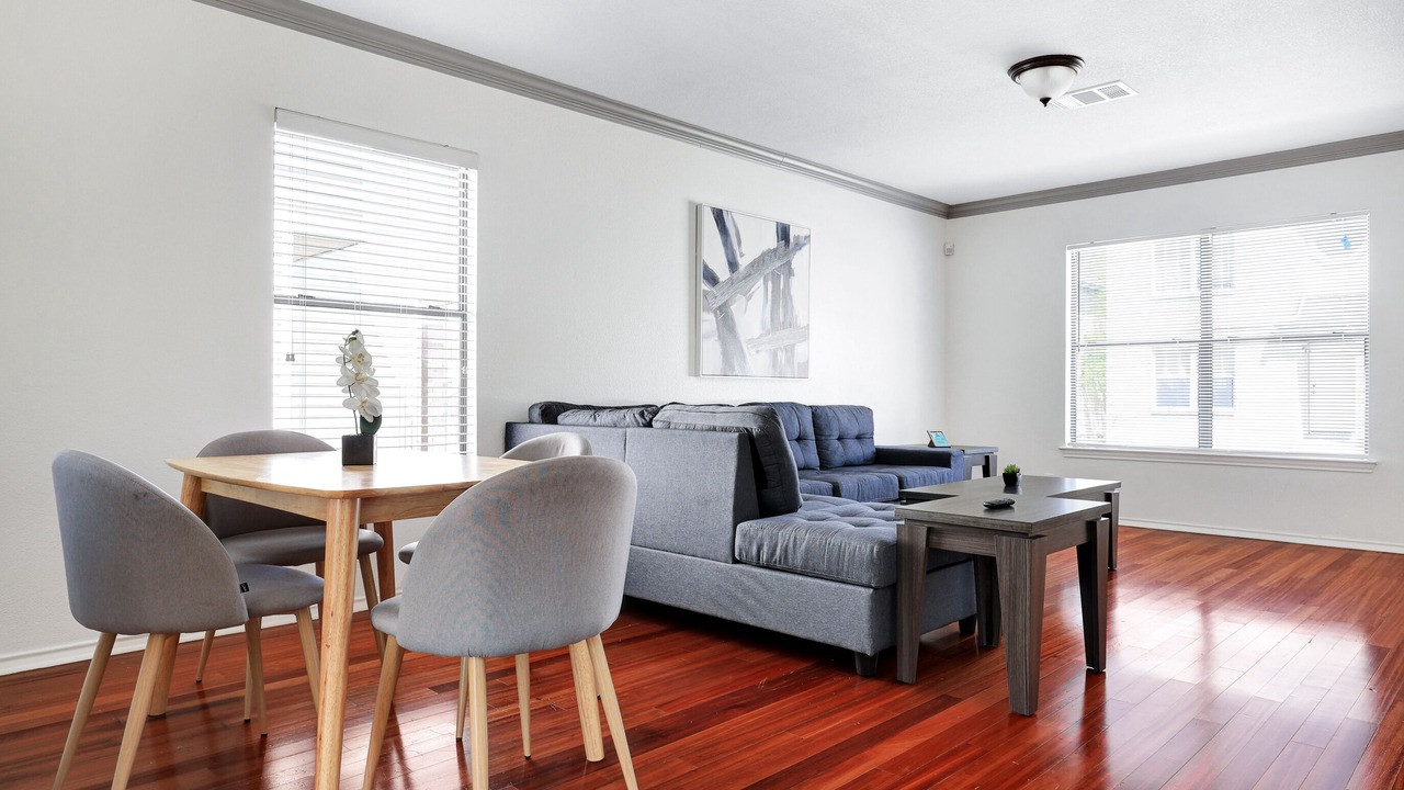Photo of Livingroom in Medical Center District
