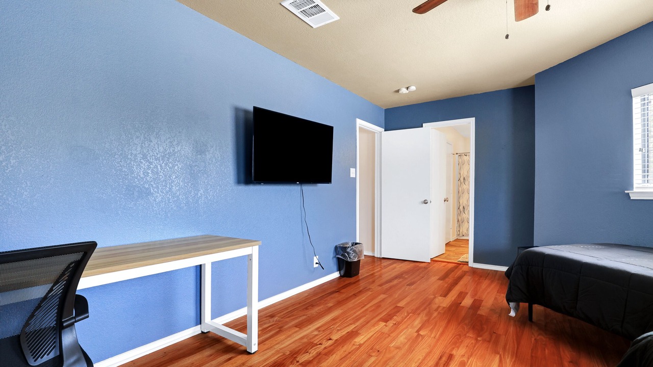 Photo of Bedroom in Medical Center District