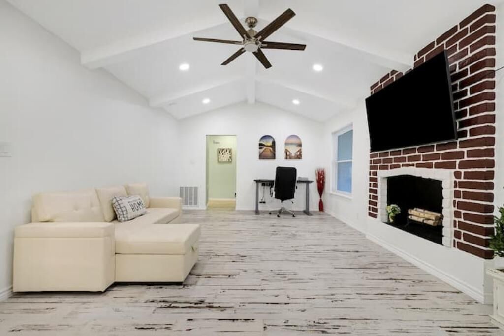 Photo of Livingroom in Medical Center District