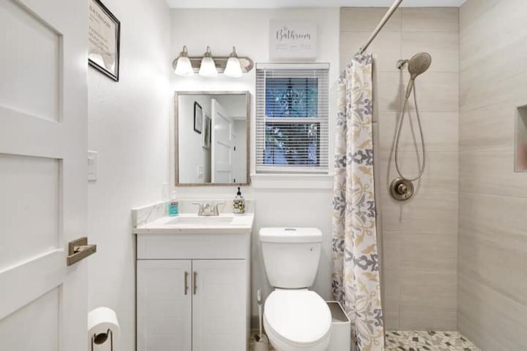 Photo of Bathroom in Medical Center District