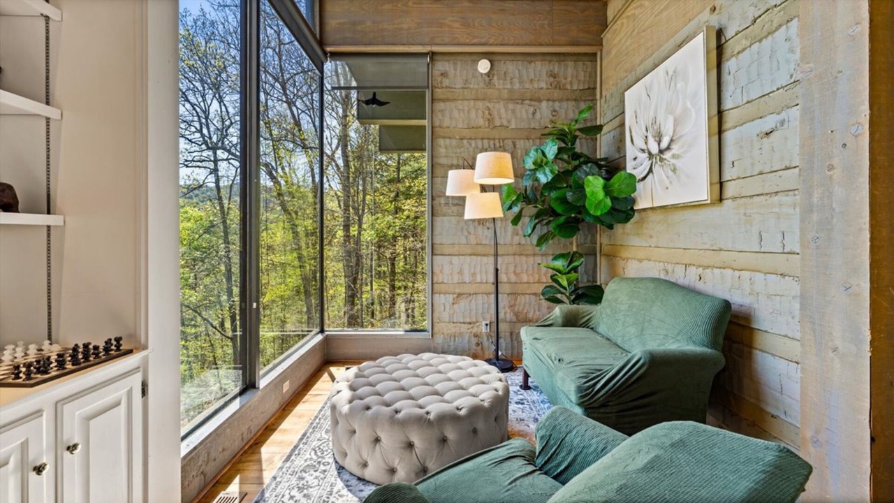 Photo of Livingroom in Townsend