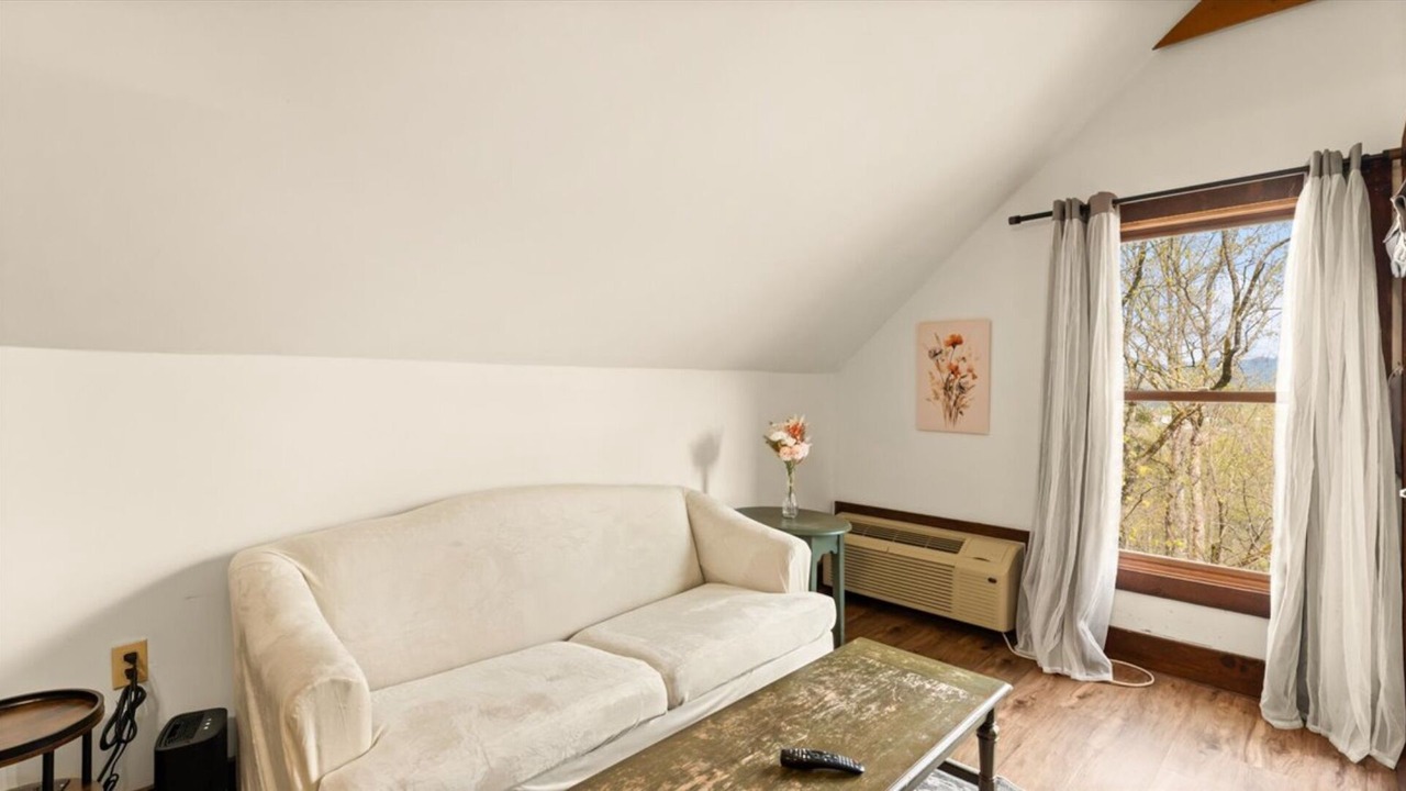 Photo of Livingroom in Townsend