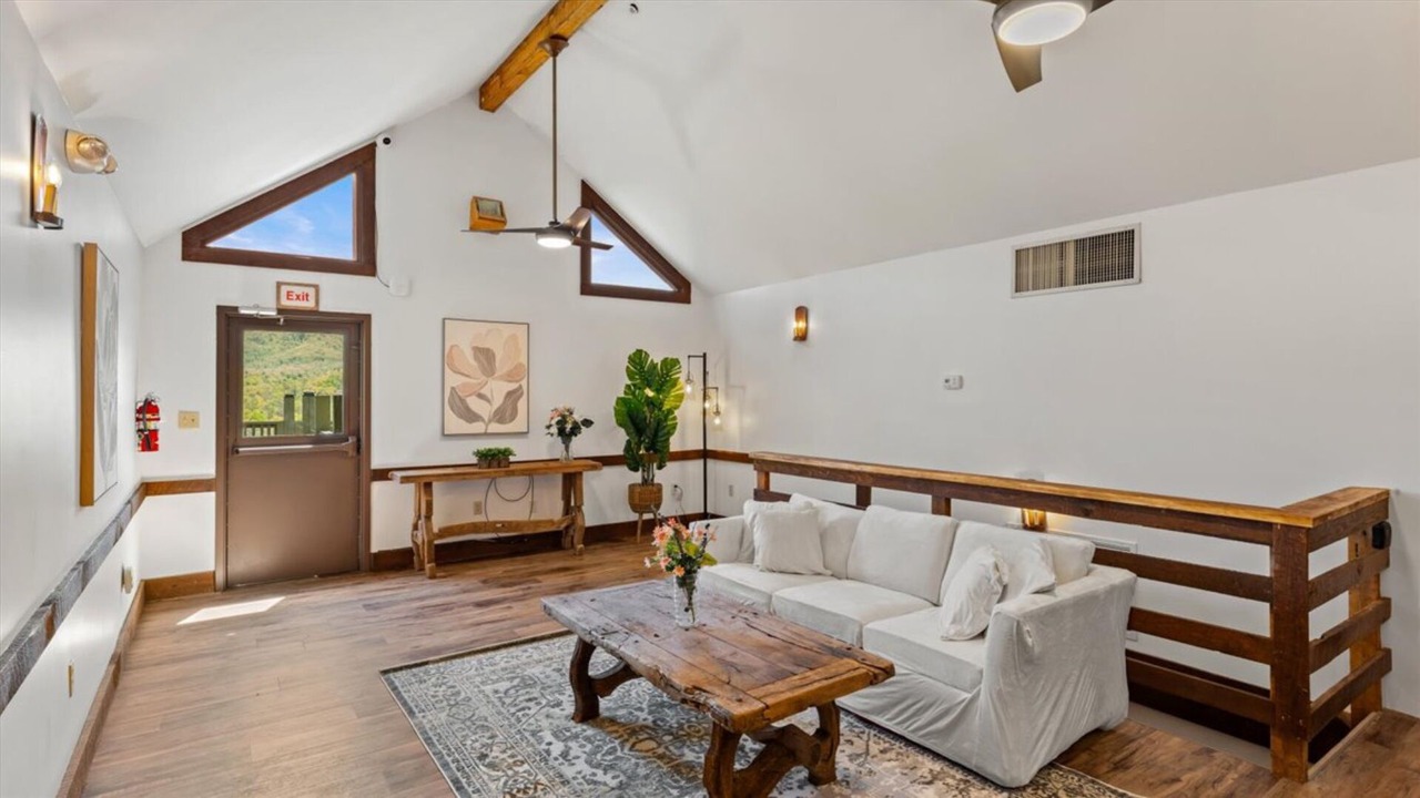 Photo of Livingroom in Townsend