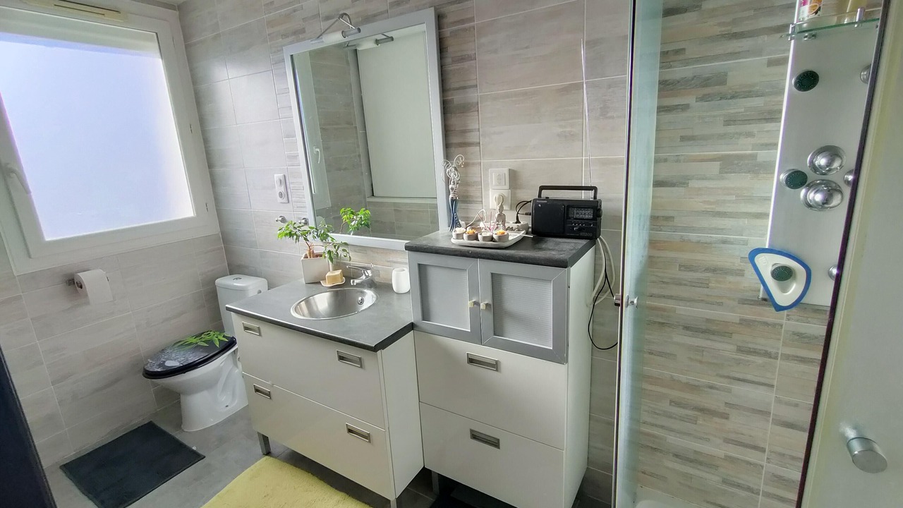 Photo of Bathroom in Onet-le-Chateau