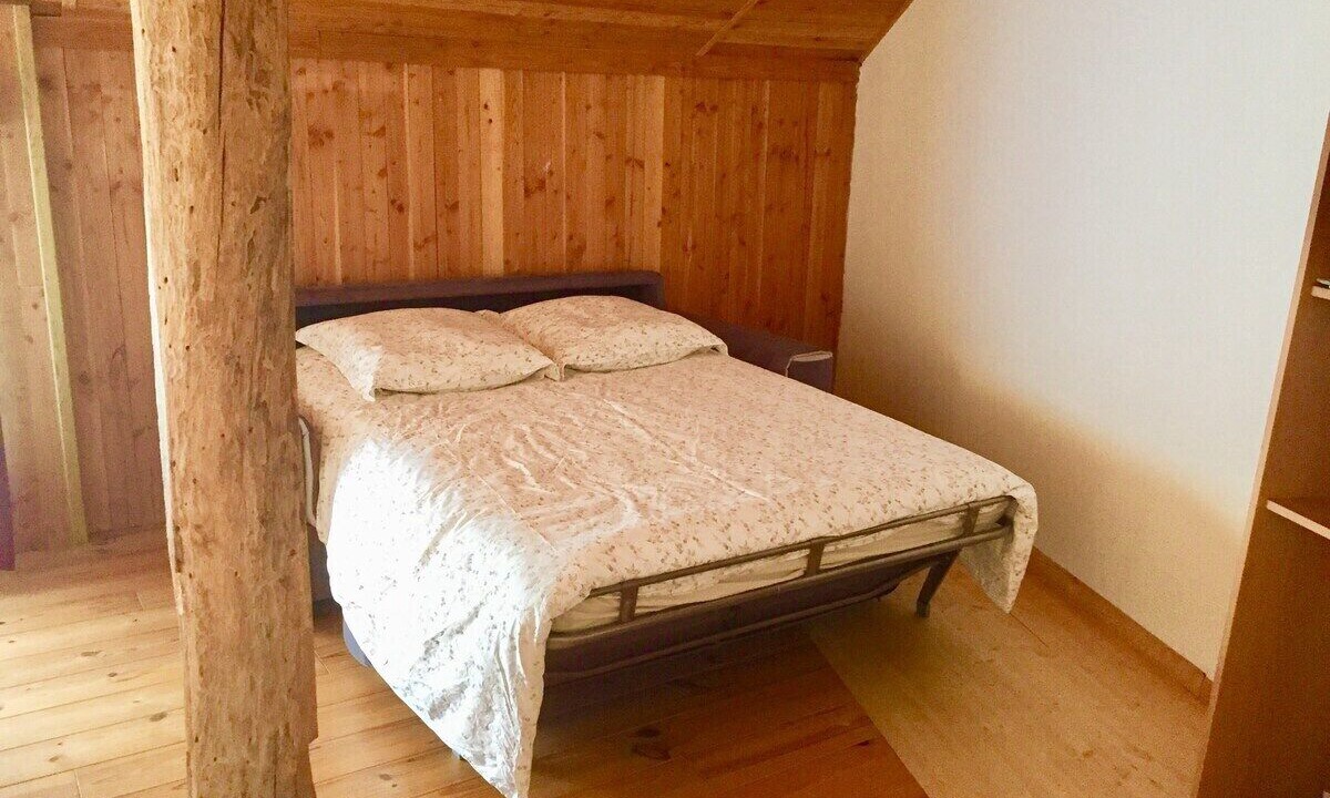 Photo of Bedroom in Amions