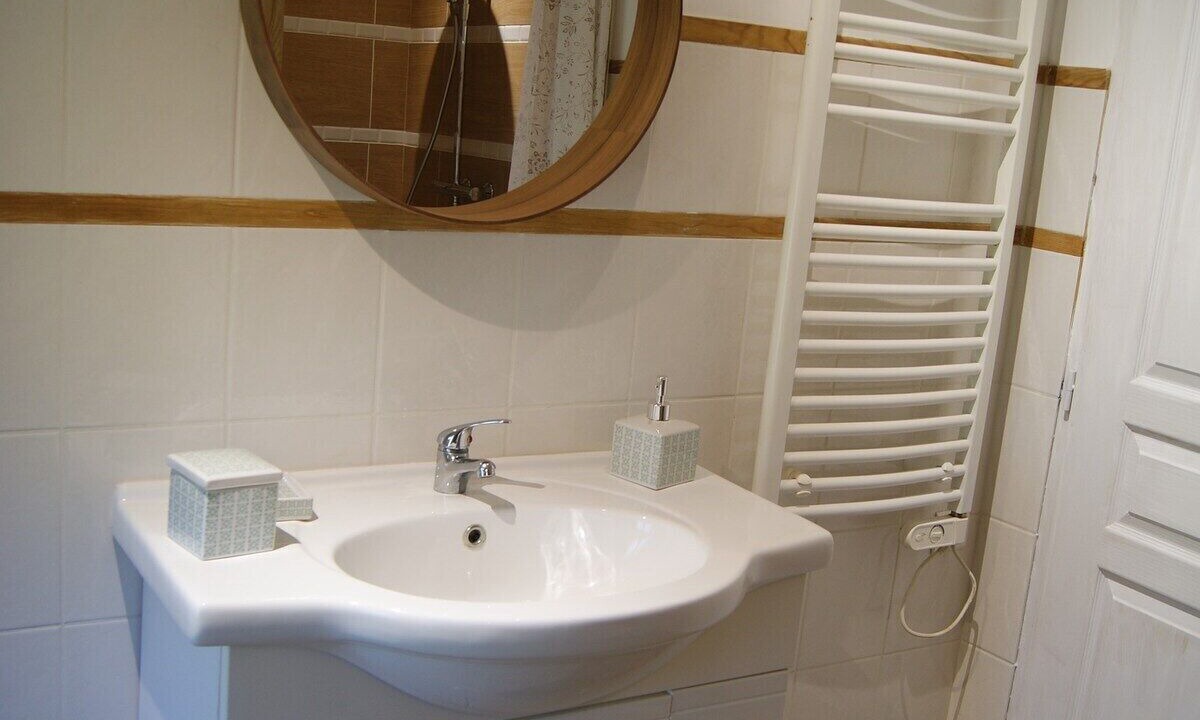 Photo of Bathroom in Amions