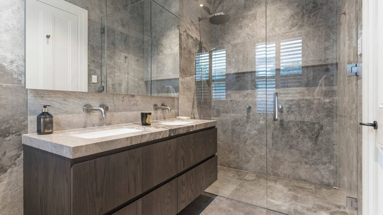 Photo of Others in Ponsonby