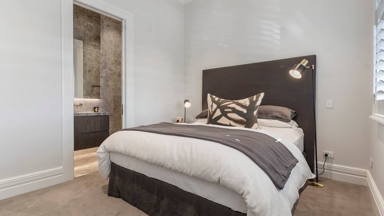 Photo of Others in Ponsonby