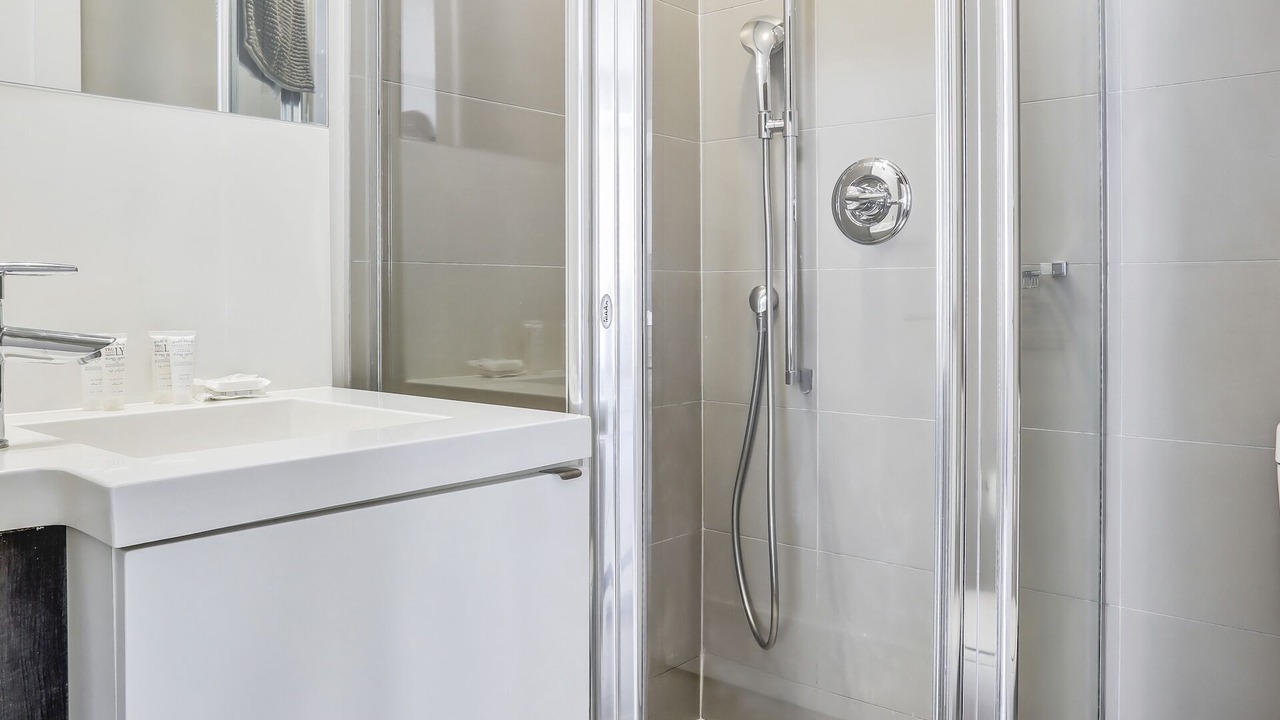 Photo of Bathroom in Wellington Place
