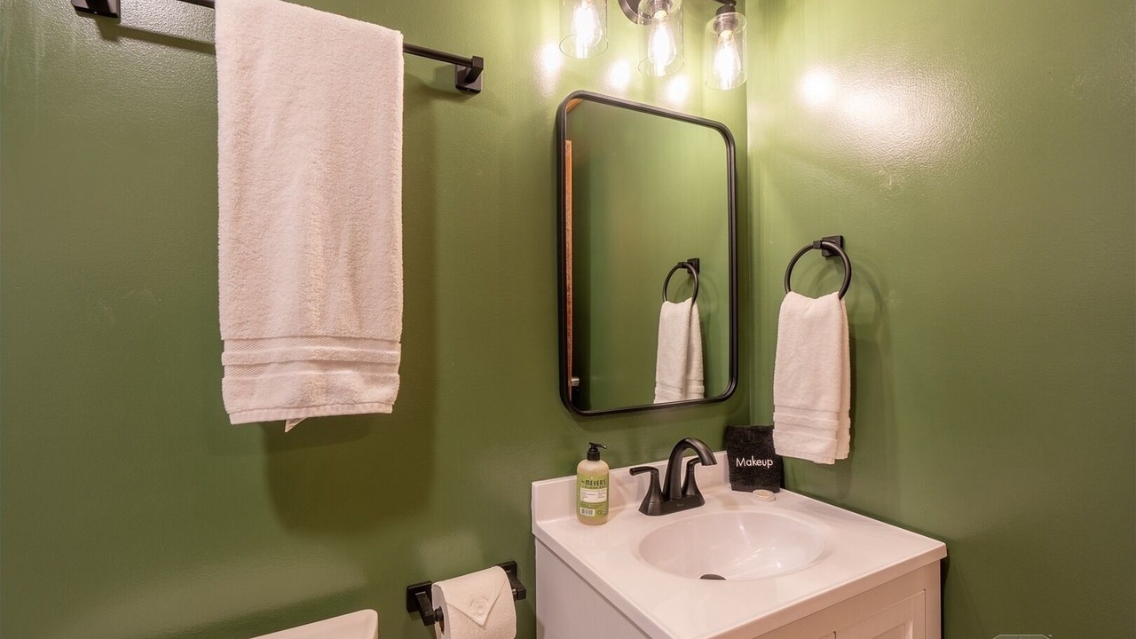 Photo of Bathroom in Jay