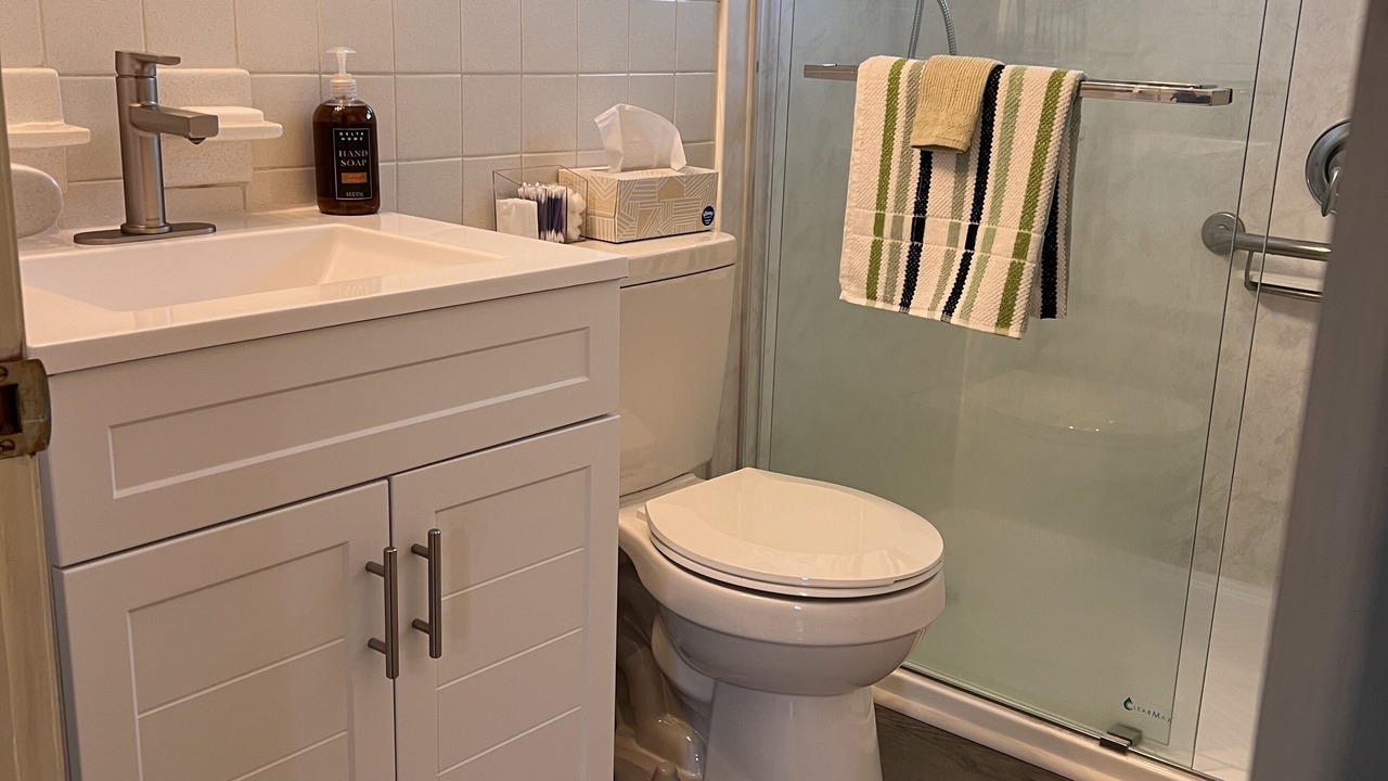 Photo of Bathroom in Burnt Chimney