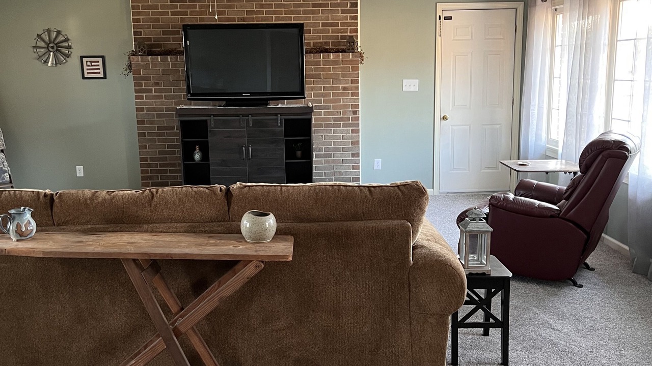 Photo of Livingroom in Burnt Chimney