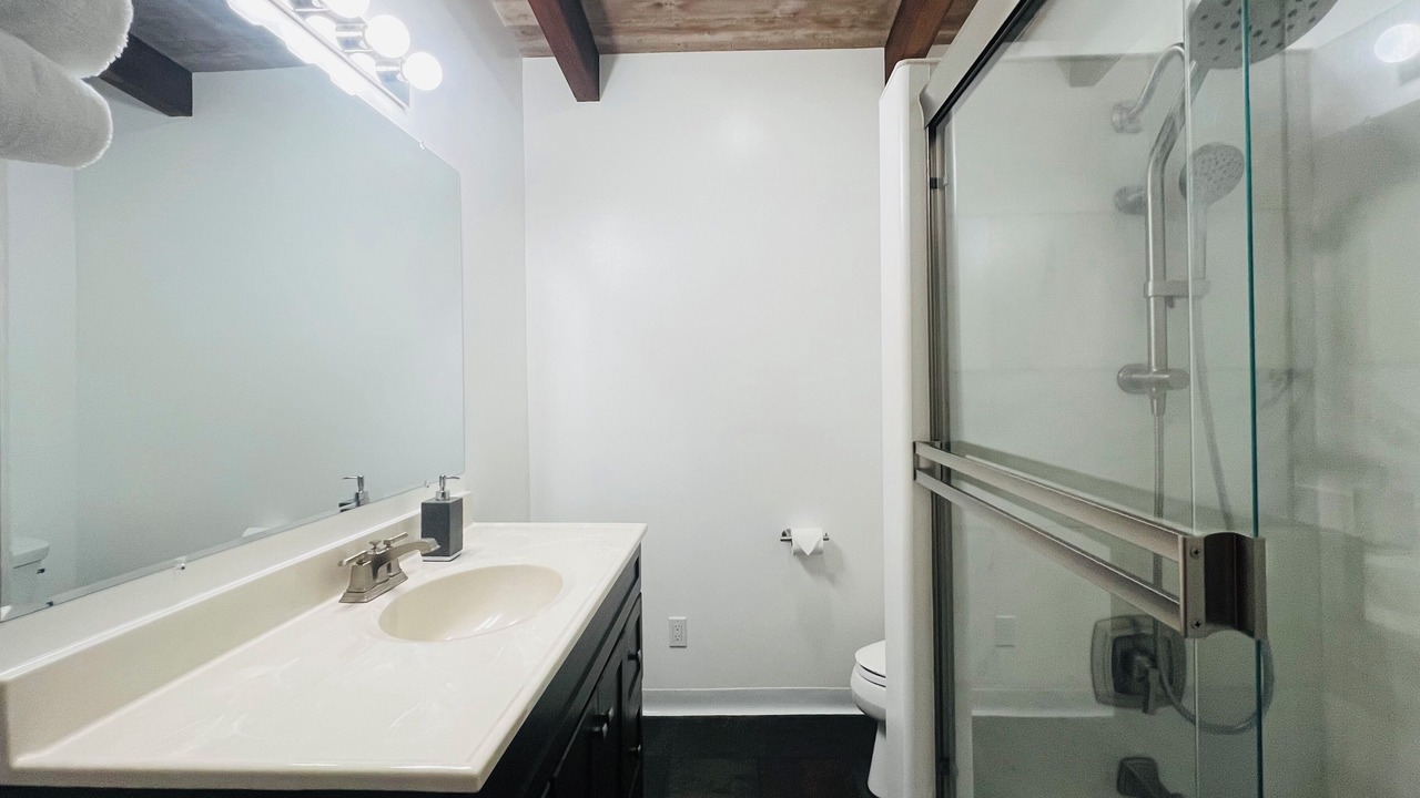 Photo of Bathroom in Inglenook