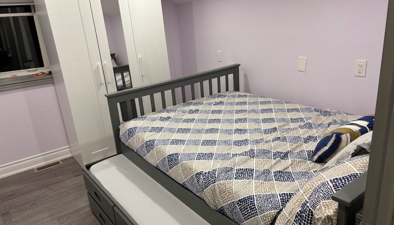 Photo of Bedroom in Mono