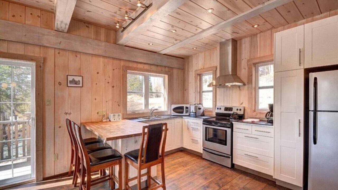 Photo of Kitchen in Val-des-Lacs