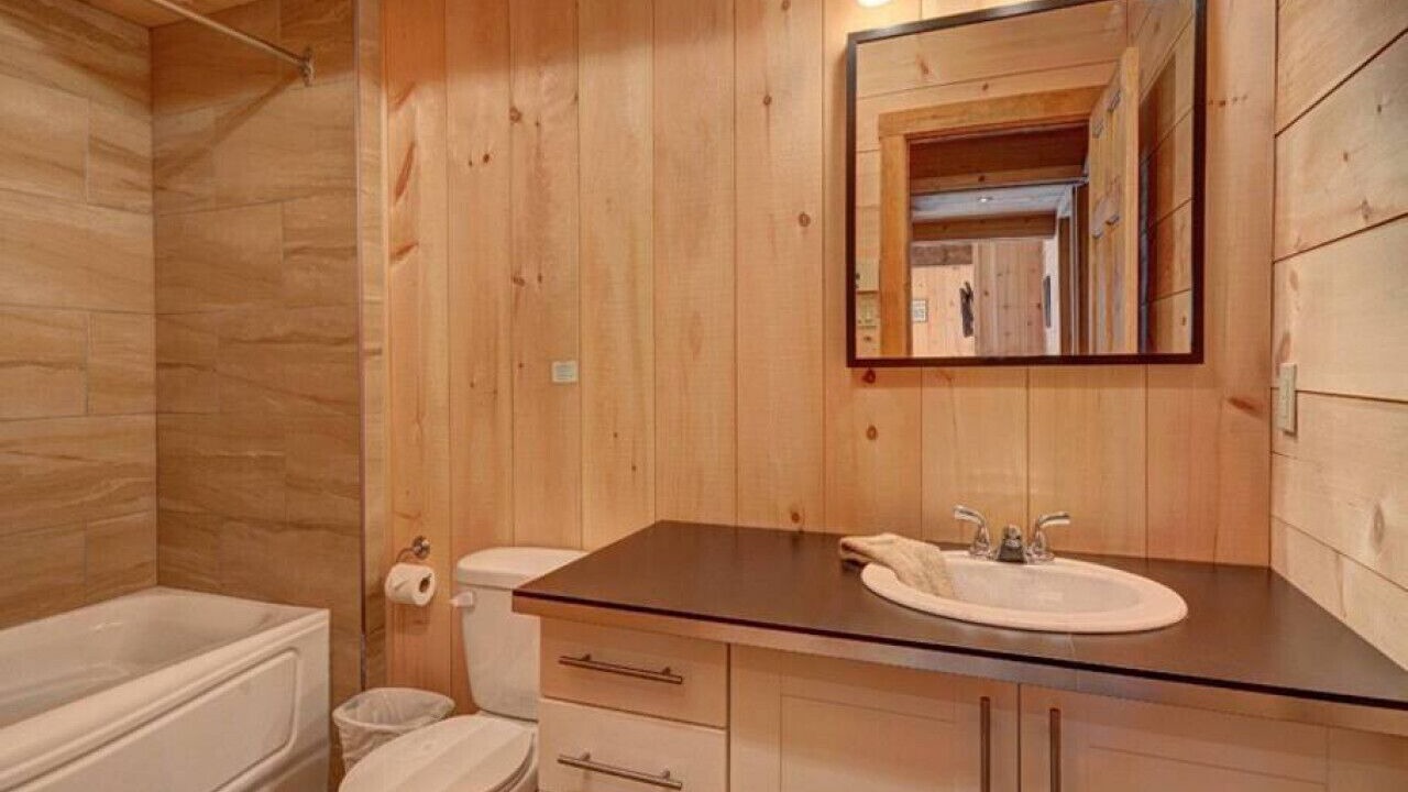 Photo of Bathroom in Val-des-Lacs