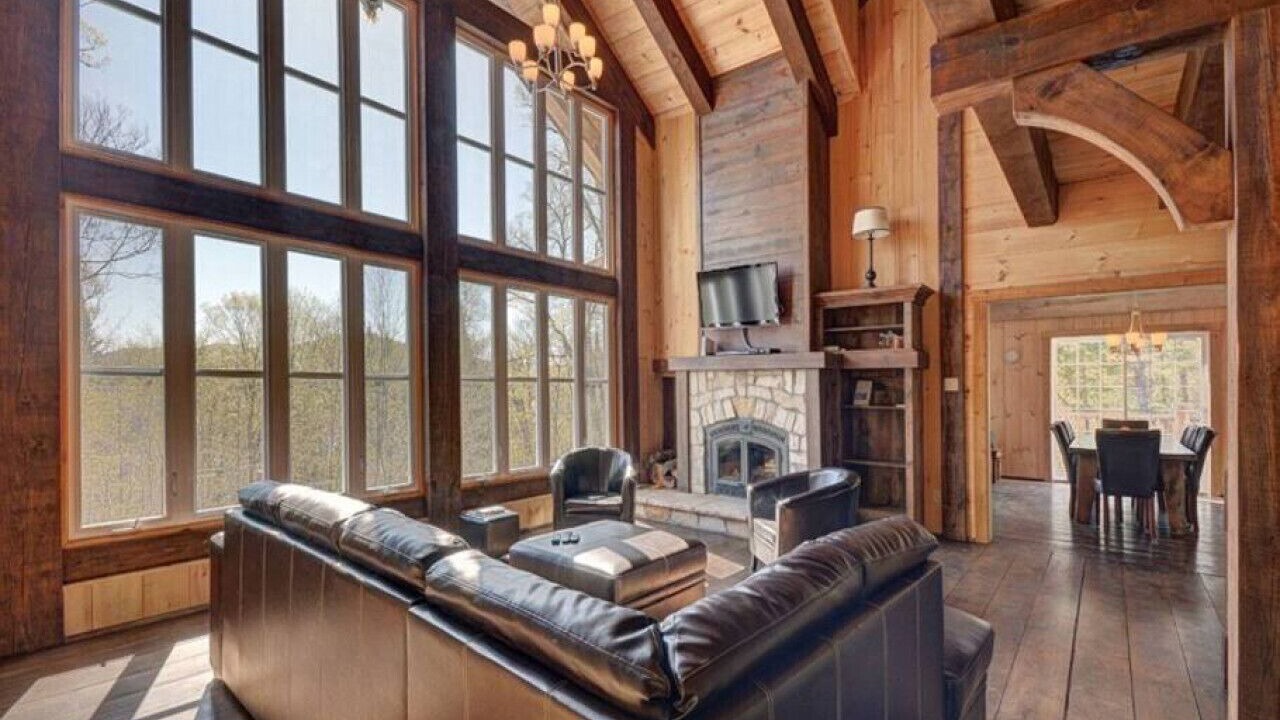 Photo of Livingroom in Val-des-Lacs