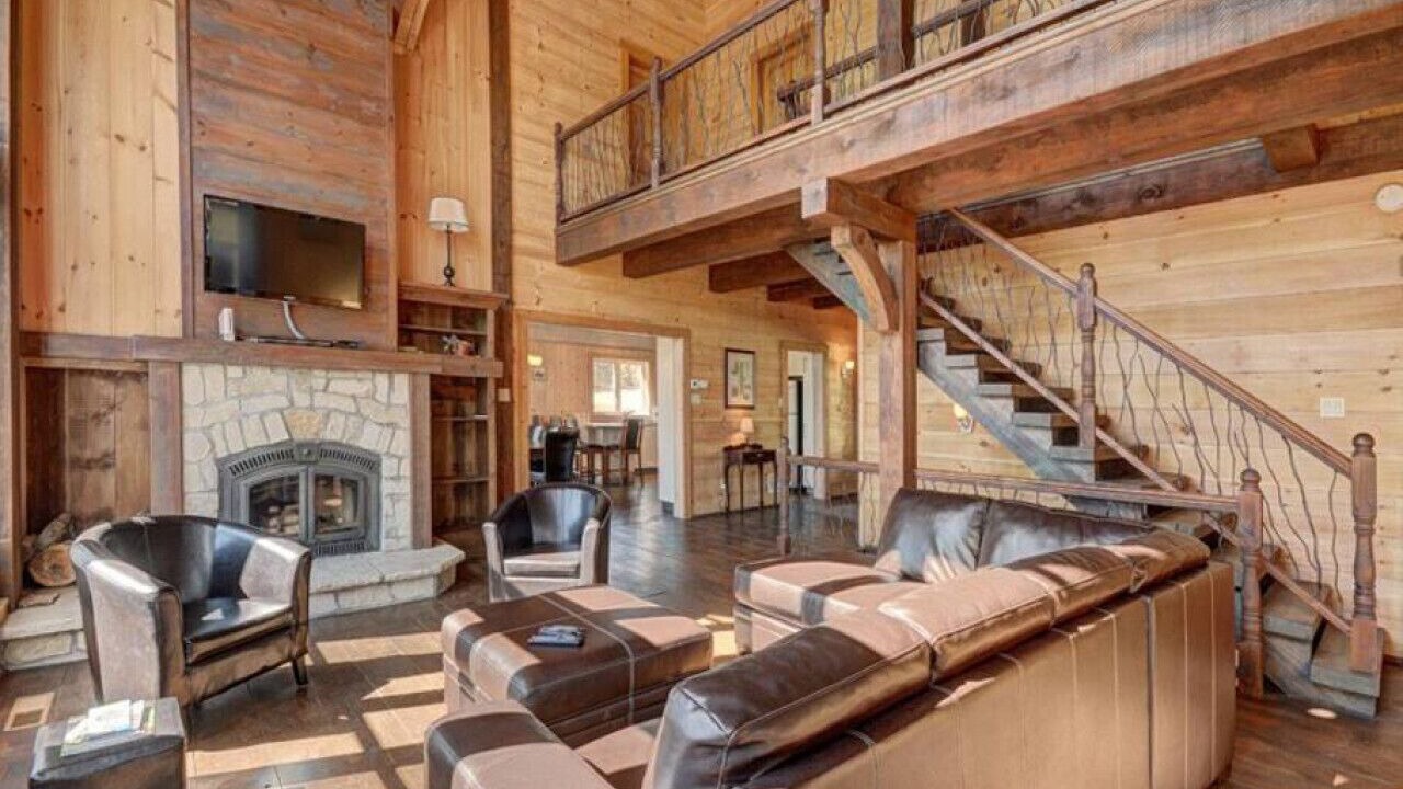 Photo of Livingroom in Val-des-Lacs