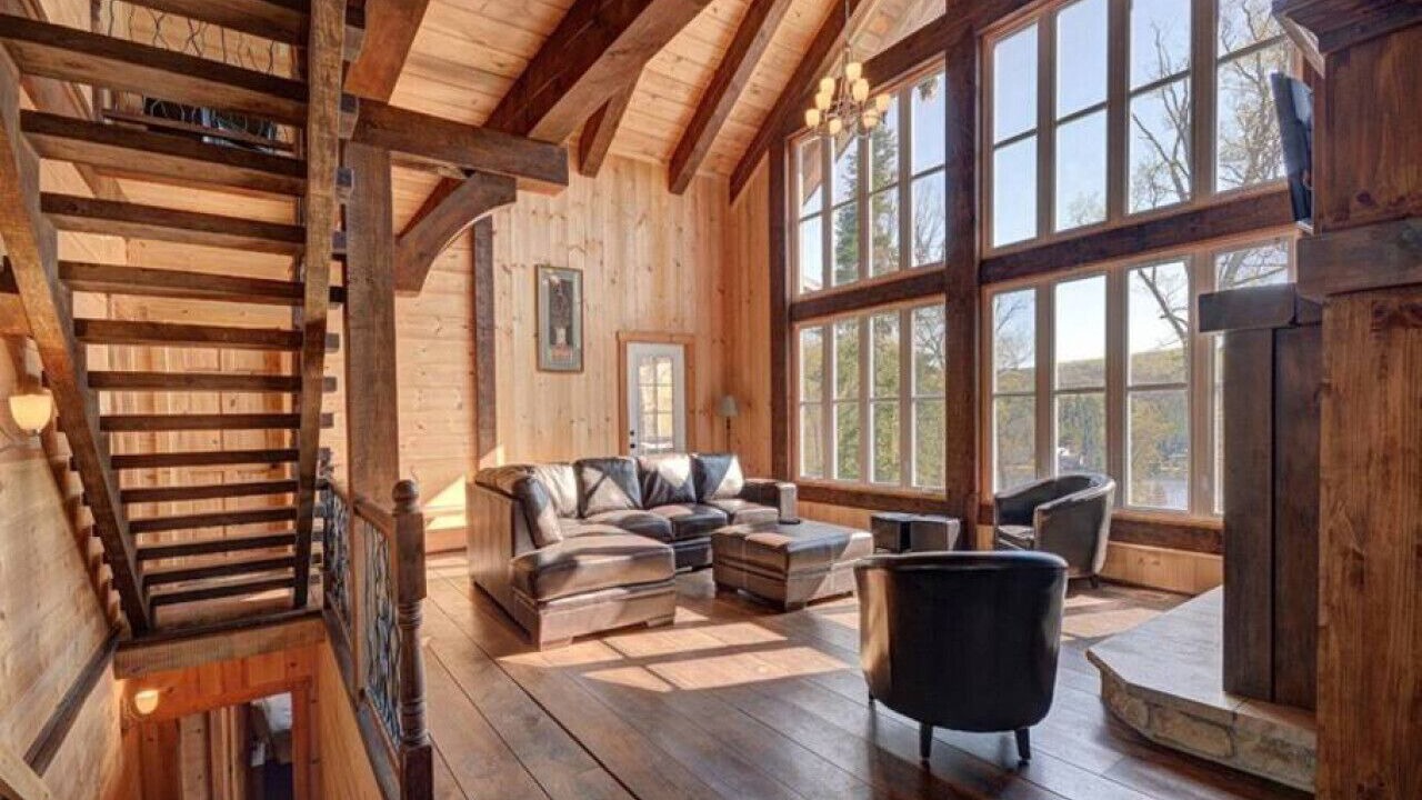 Photo of Livingroom in Val-des-Lacs