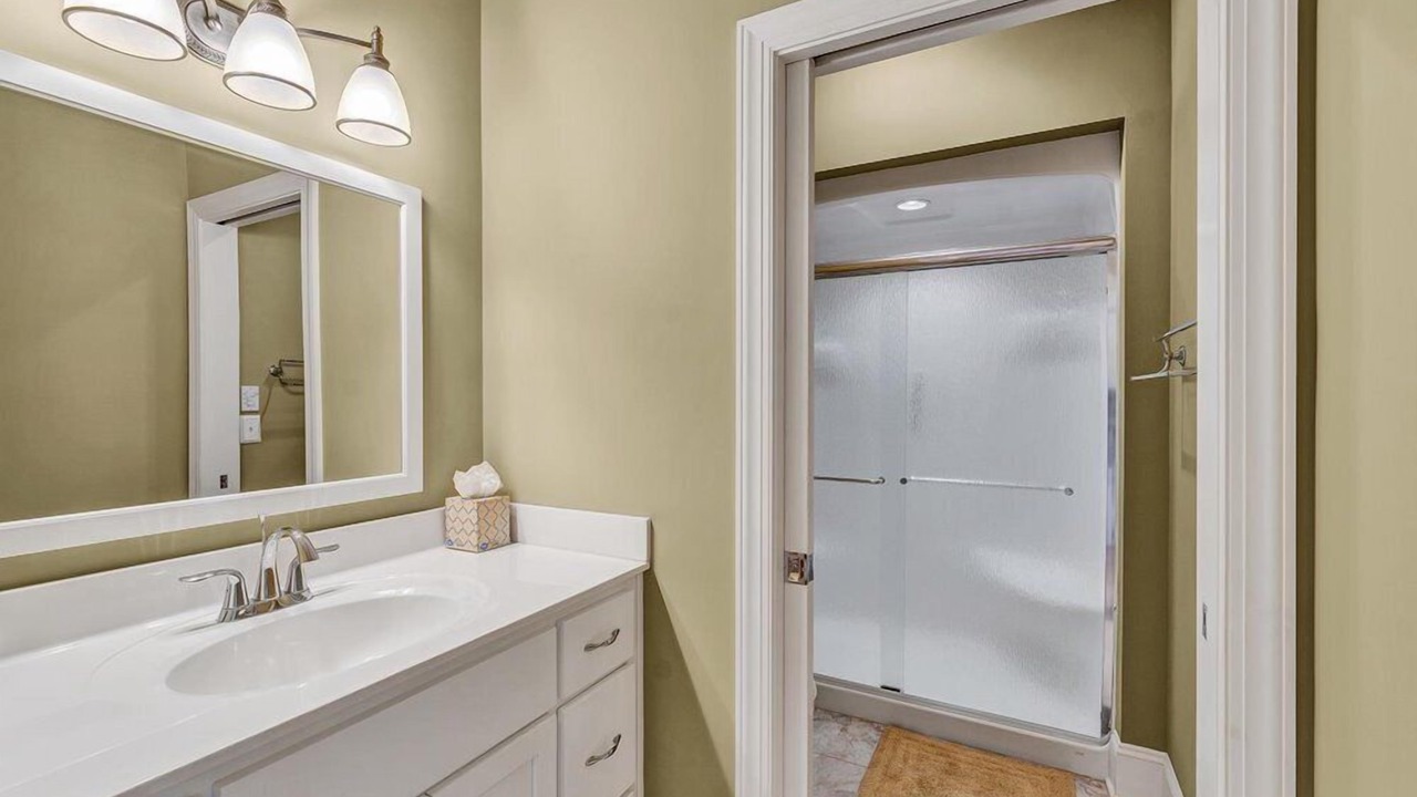 Photo of Bathroom in Huddleston