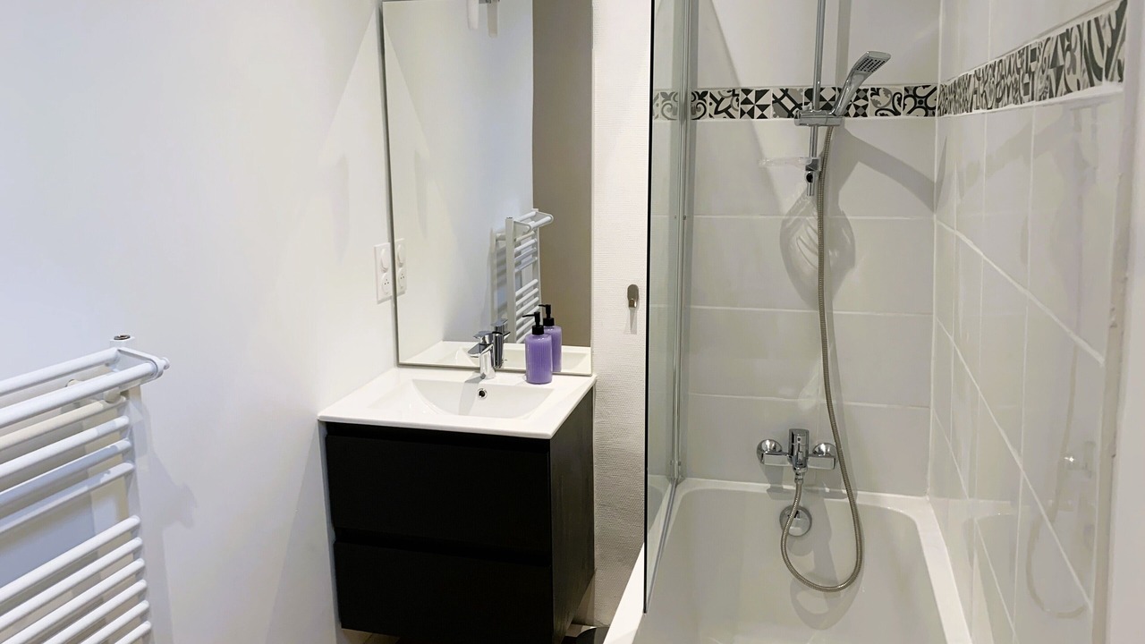 Photo of Bathroom in Quartier Bretagne