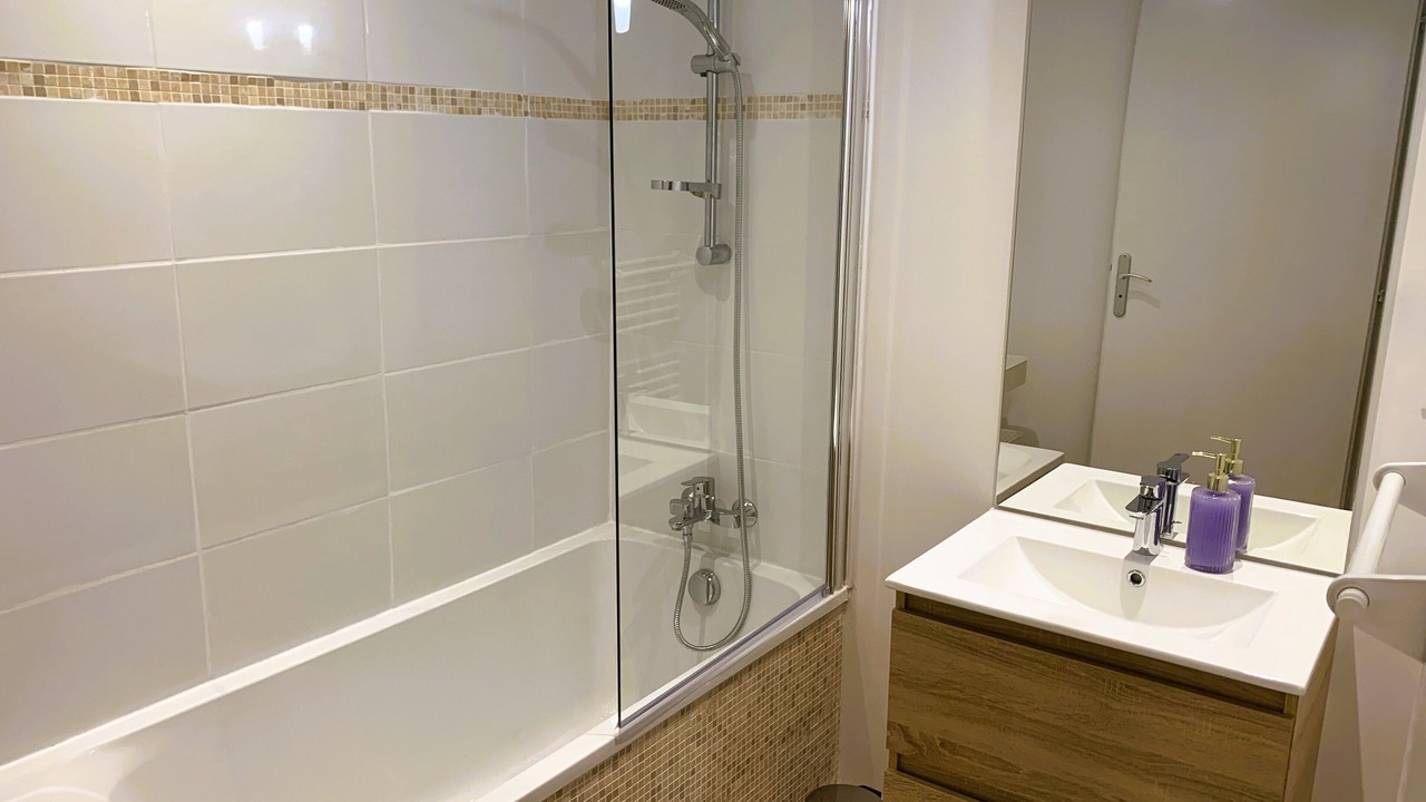 Photo of Bathroom in Quartier Bretagne