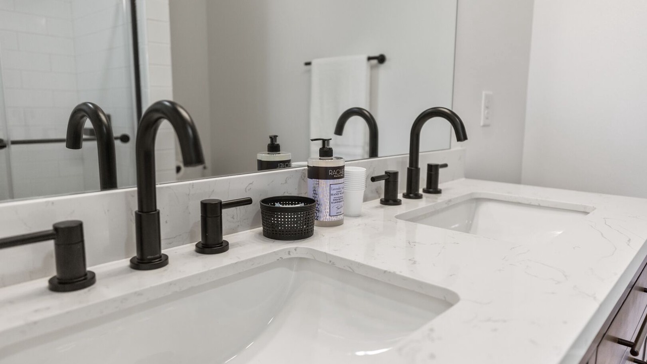 Photo of Bathroom in Mena