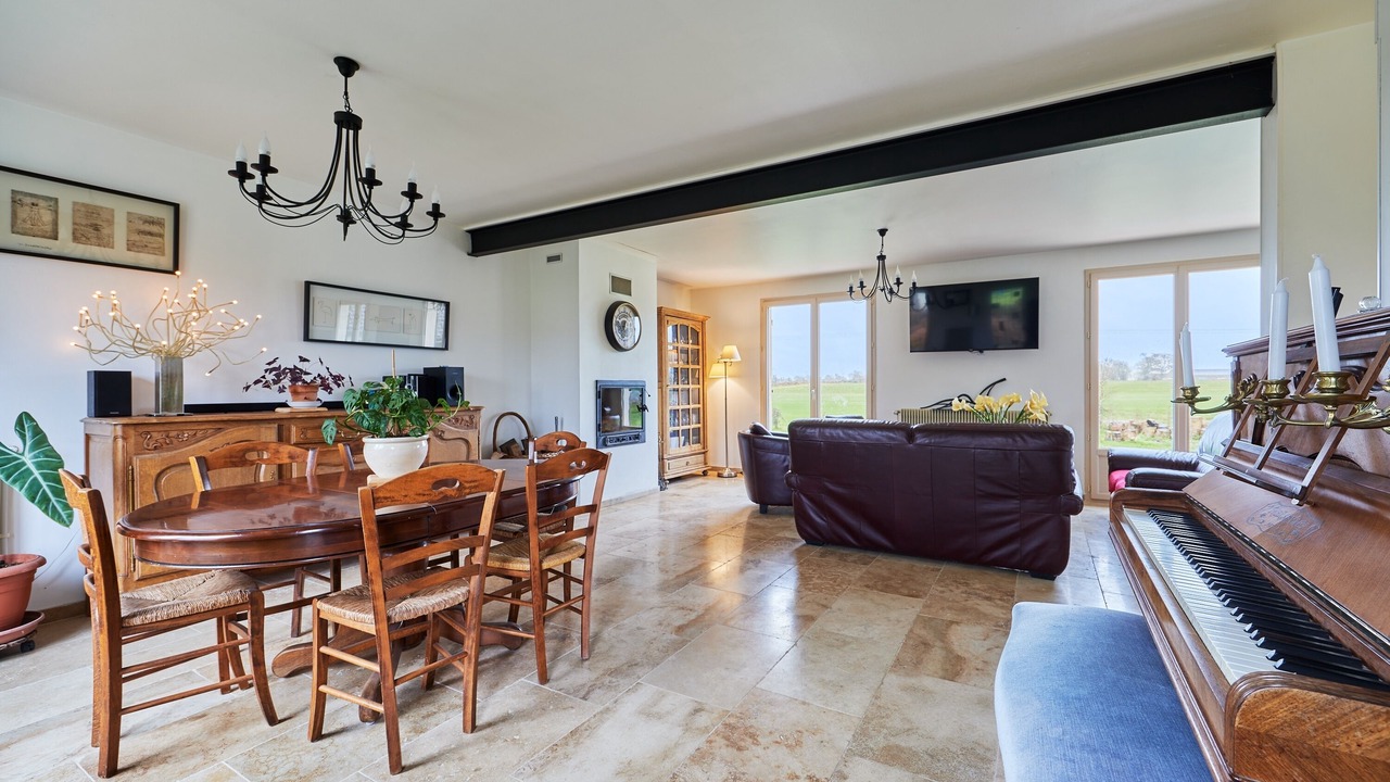 Photo of Livingroom in Courbepine