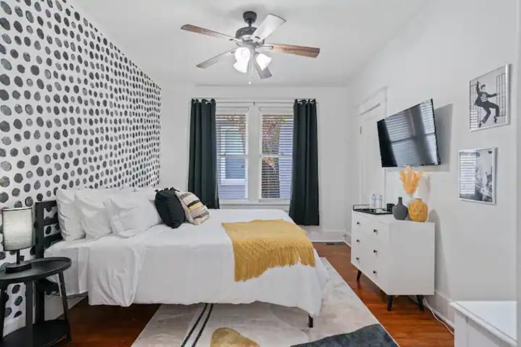 Photo of Bedroom in Midtown