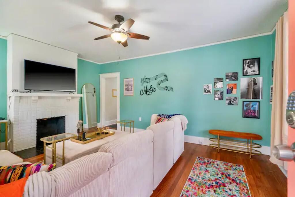 Photo of Livingroom in Midtown