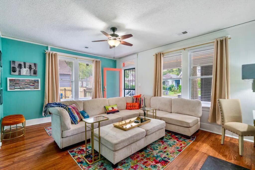 Photo of Livingroom in Midtown