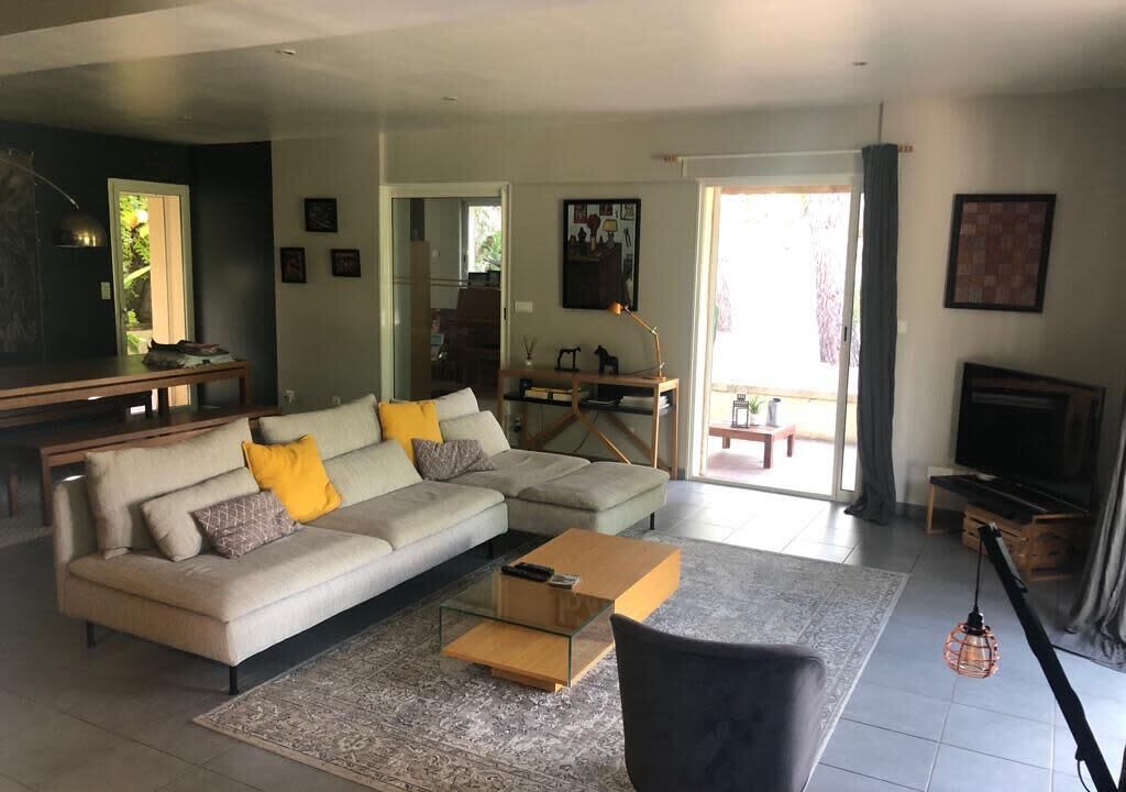 Photo of Livingroom in Hopitaux-Facultes