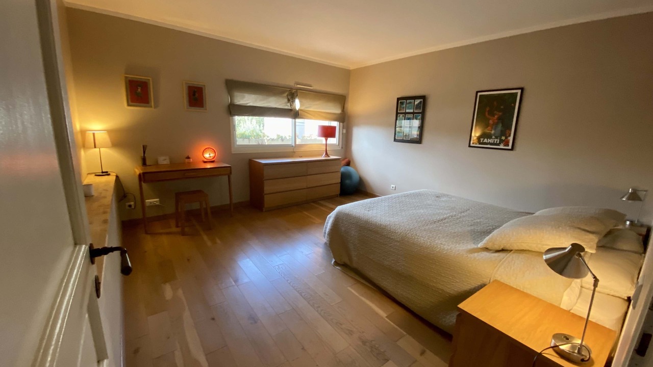 Photo of Bedroom in Hopitaux-Facultes