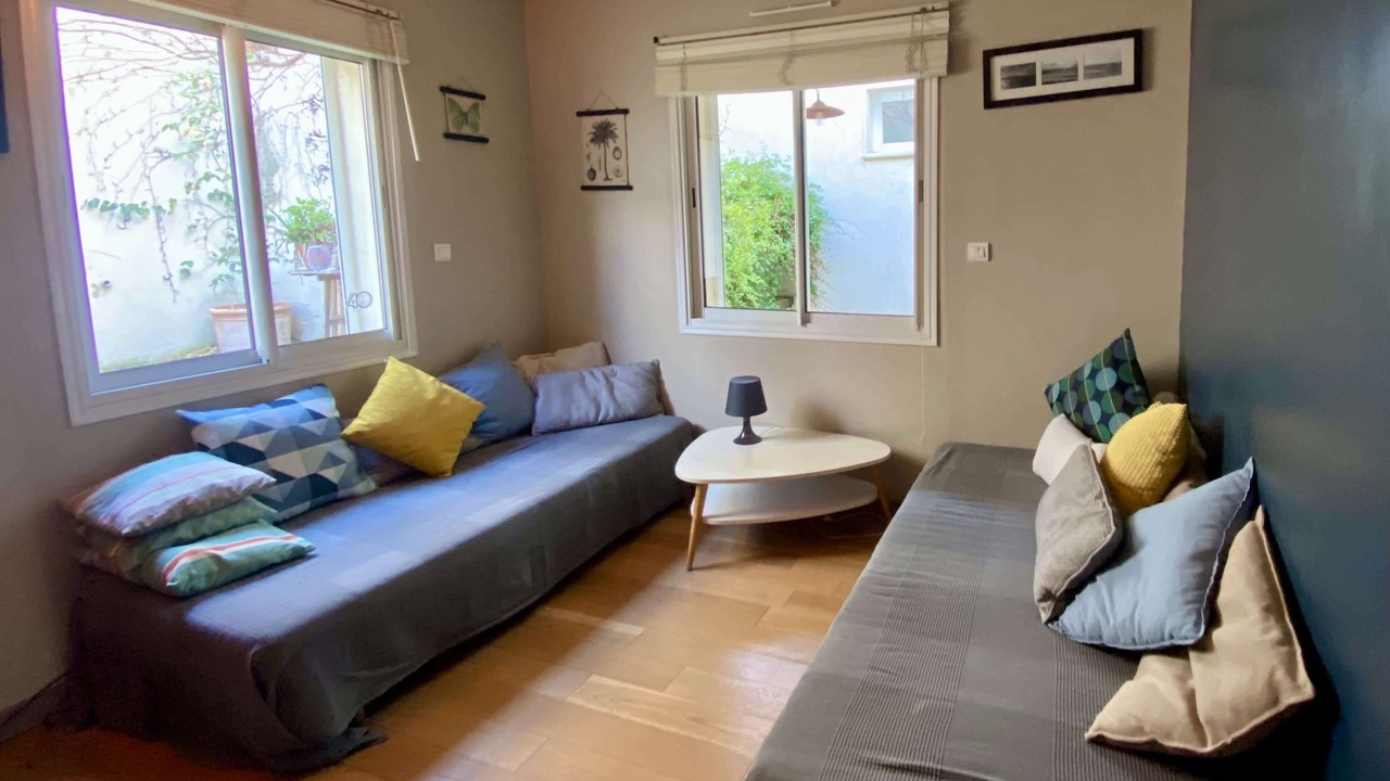 Photo of Livingroom in Hopitaux-Facultes