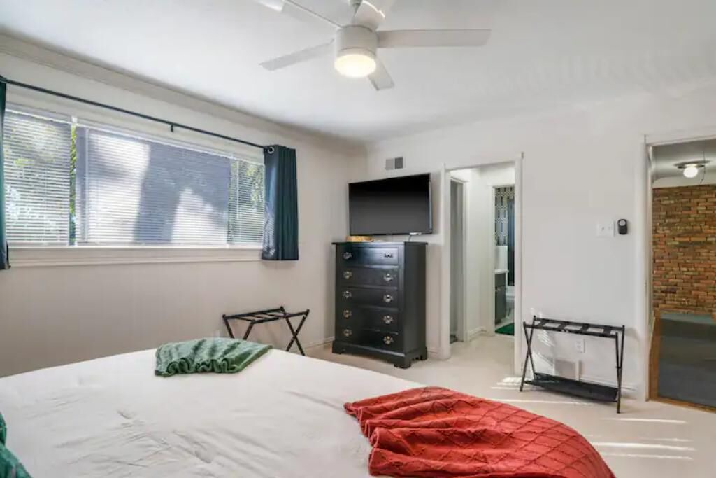 Photo of Bedroom in Central Gardens