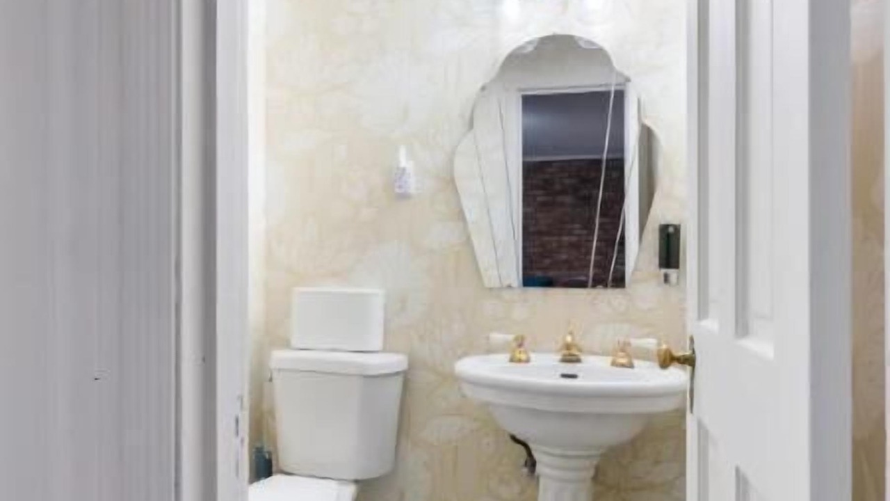 Photo of Bathroom in Central Gardens