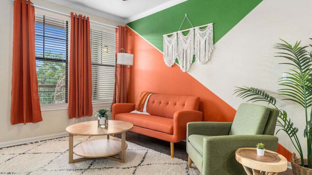 Photo of Livingroom in Lazybrook/Timbergrove