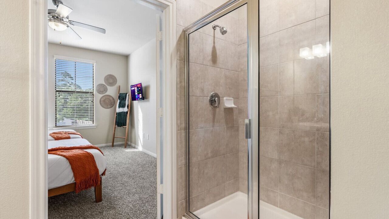 Photo of Bathroom in Lazybrook/Timbergrove