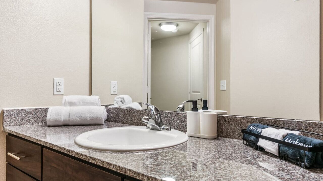 Photo of Bathroom in Lazybrook/Timbergrove