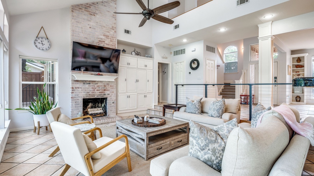 Photo of Livingroom in Hickory Creek