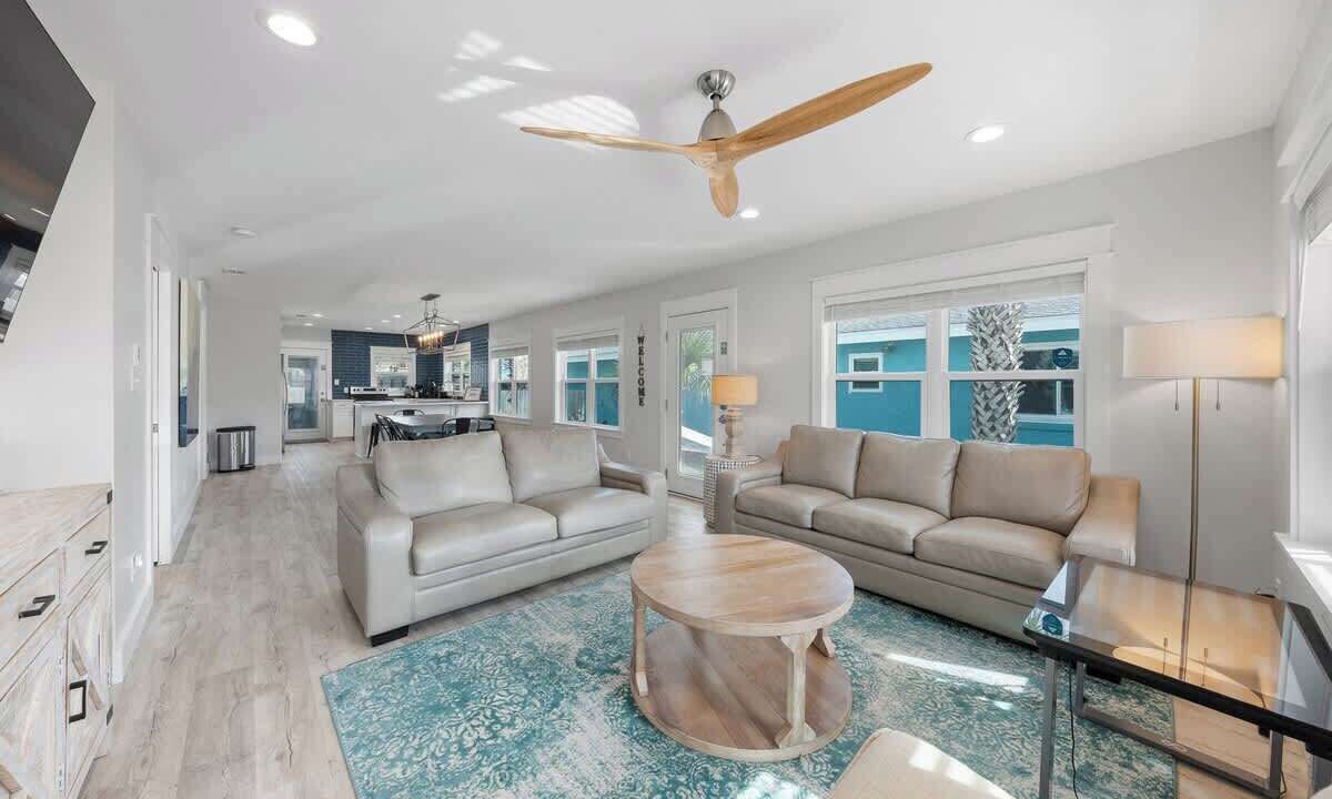 Photo of Livingroom in Kiska Beach