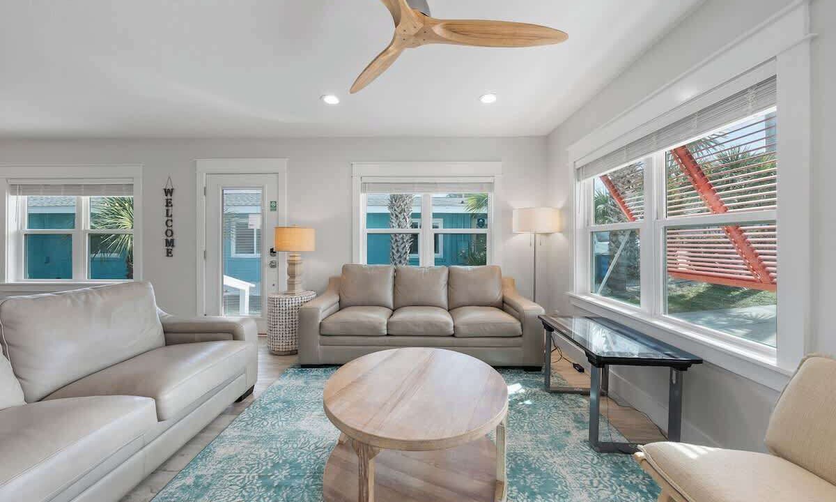 Photo of Livingroom in Kiska Beach