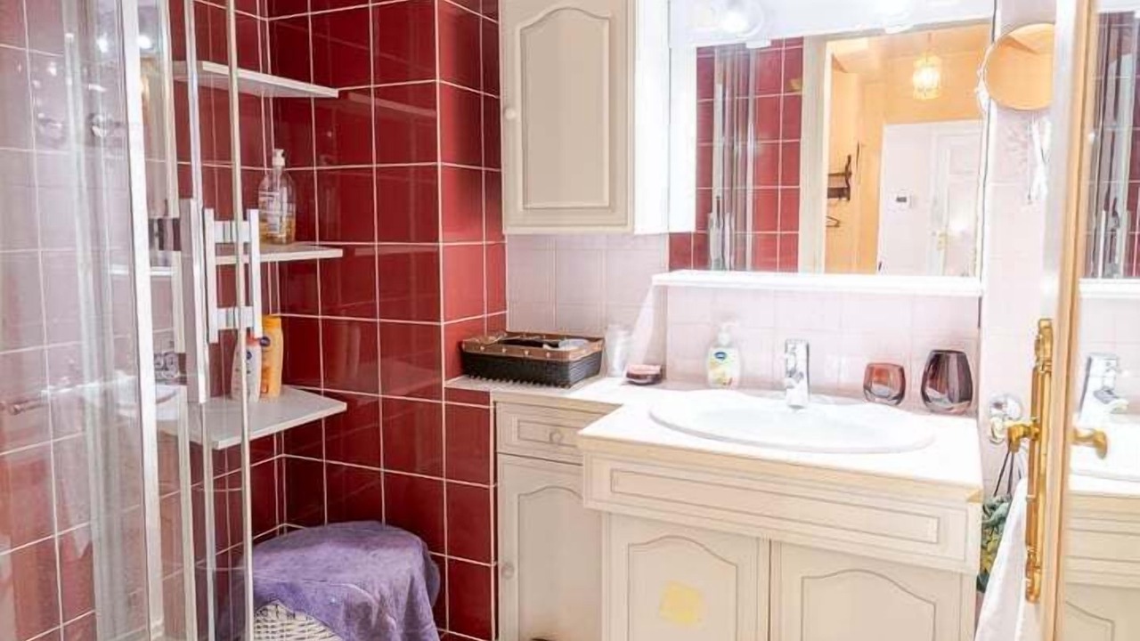 Photo of Bathroom in La Fuye-Velpeau